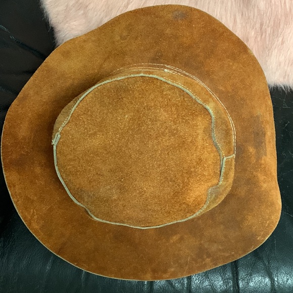 Leather hat - Picture 2 of 8